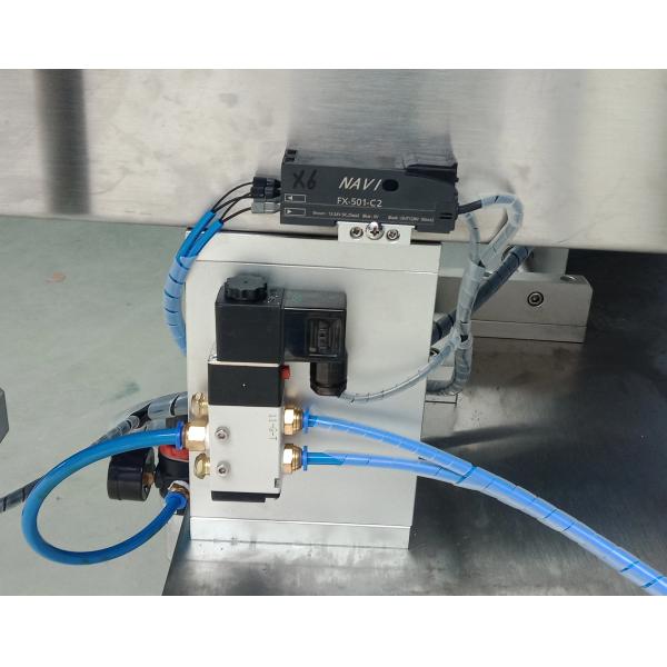 Машина для прикрепления этикеток бутылки 380V напитка 25MM автоматическая