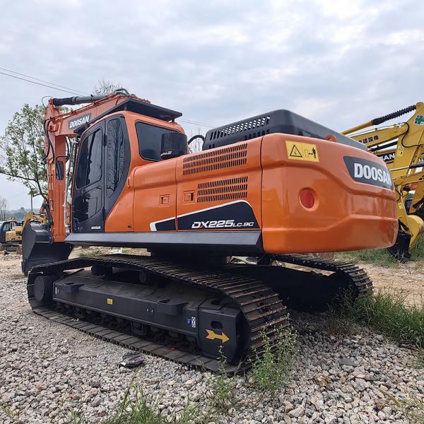 Used Doosan DX225LC Excavator Original 22.5 Tons Excavator For Construction