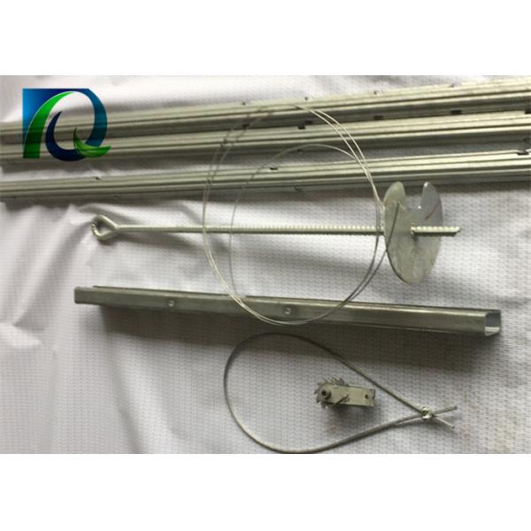 Anti Rust Steel Grape Stakes , Hot Dip Galvanized Steel Pole 1.5MM X 2.4M Size