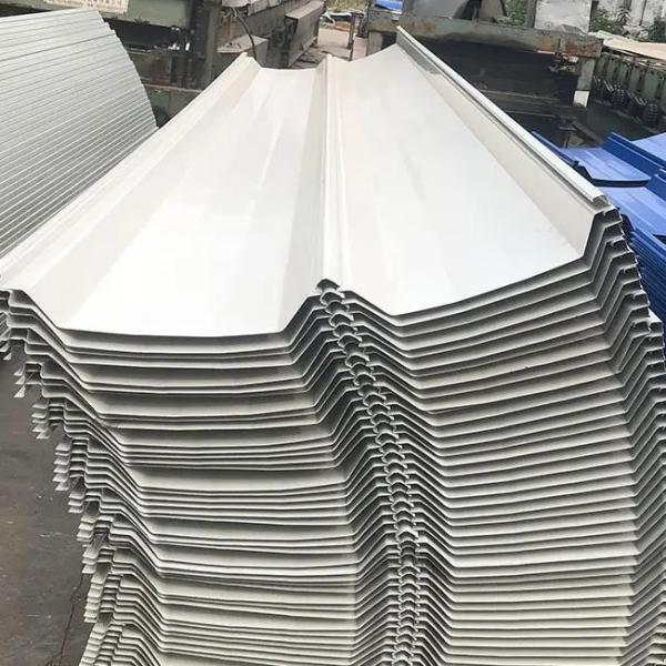 CGCC 0.3mm Wave Height 15mm T-Shaped Corrugated Board Withstand Various Weather Conditions