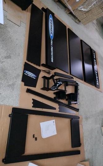 Powder Coated Pegboard Display Stand Metal Peg Board Display With Removable Header