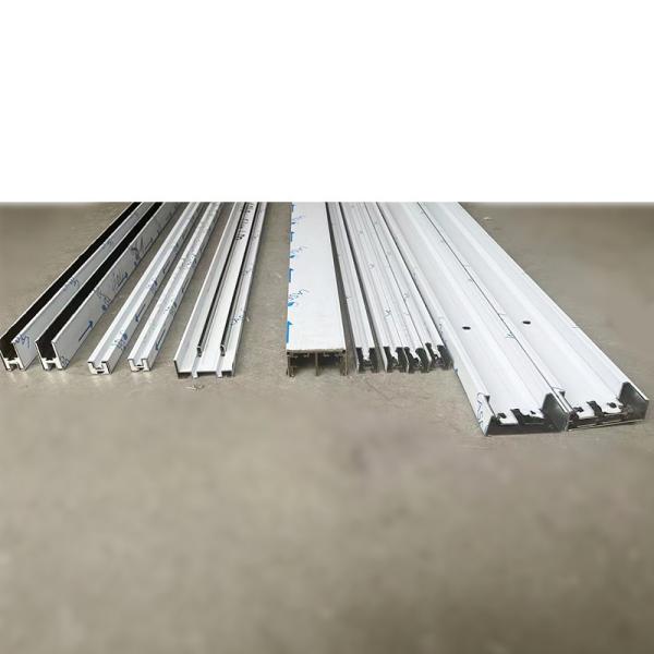 SUS304 Profil d'extrusion minimaliste en acier inoxydable pour porte coulissante double