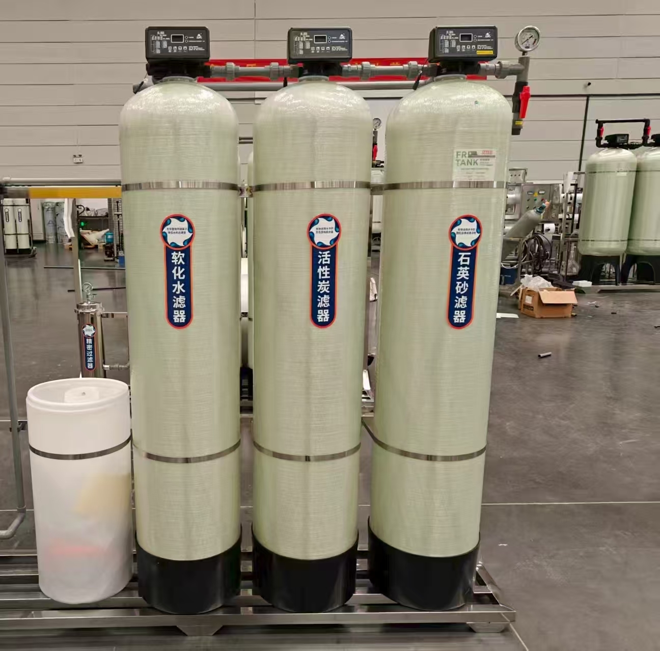 500LPH RO Water Treatment Equipment with PLC Control and Stainless Steel Construction for Efficient Water Purification