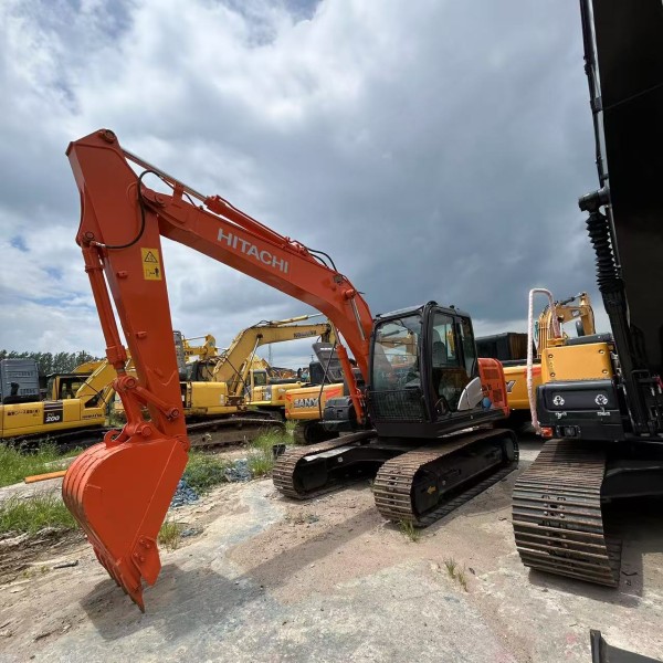 Hitachi ZX130 Heavy Industrial Equipment Used Construction Vehicles Excavator 13 Ton