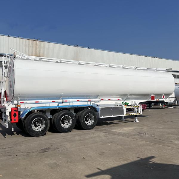 3 Axle Carbon Steel Tank Semi Trailer with 45 000 Liter Capacity and 5 Optional Cabins