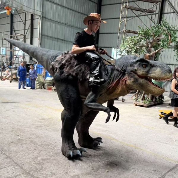 Theme Park Realistic Animatronic Dinosaur Ride Costume Stilts T-rex Costume