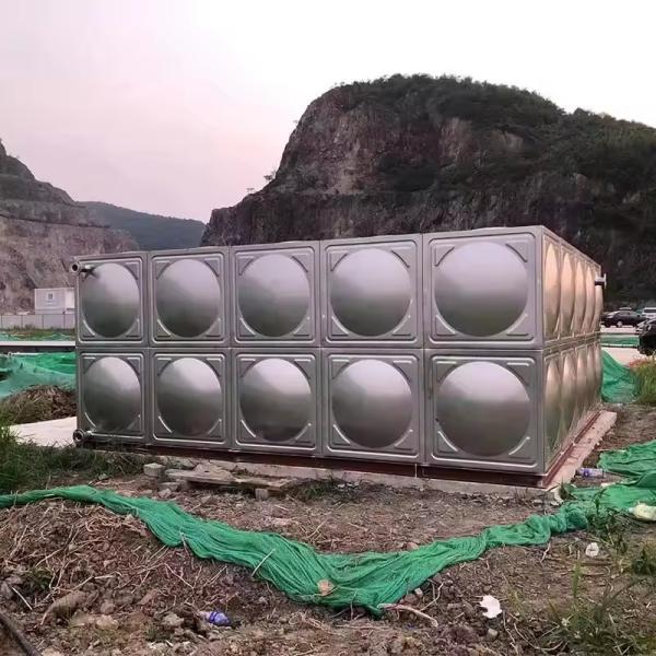 Réservoir d'eau en acier inoxydable soudé carré Réservoir d'eau modulaire en acier pour l'eau potable
