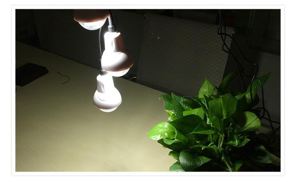 Solar hand lamp Energy saving flood lights waterproof outdoor yard solar led light 4W 9V