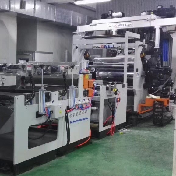 Máquina de fabricación de hojas de PET PP PS de alta transparencia,con cajas de clientes visibles y máquina en fábrica