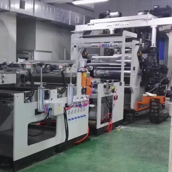 Machine de fabrication de feuilles PET !450-1500kg/h Ligne de production de feuilles thermoformées PET ，conception à double vis sans processus de cristallisation et de séchage