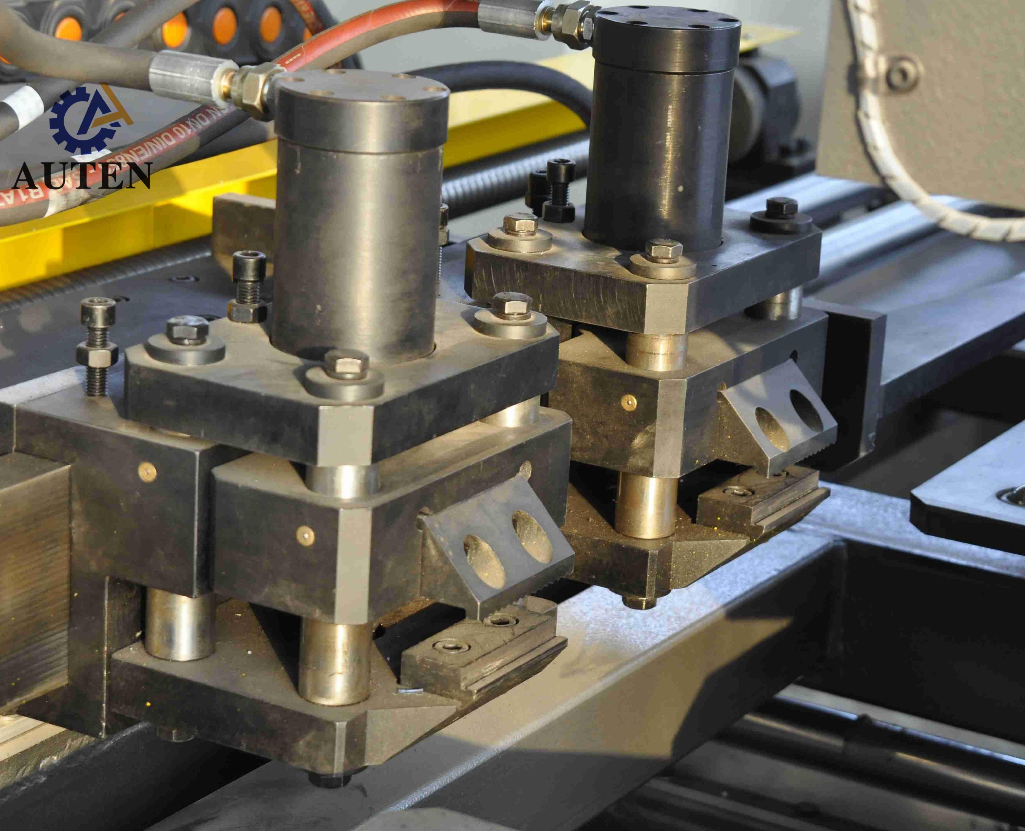 CNC Plate Punching Machine With Automatic Tool Change And CAD/CAM Support