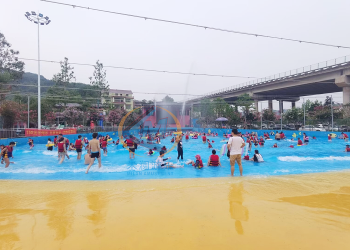 Parc à thème Surfeur sur l'eau Machine de contrôle central 1,8 m Profondeur pour le public