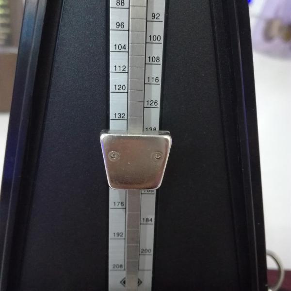Metronome  EQ LC-4 Hot Sale 5 Band Guitar EQ Pickup Guitar With Tuner With LED Screen sell musical instrument