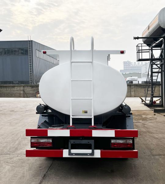 4X2 Fuel Oil Tanker Truck Capacity 100 - 200L Max Torque 500Nm - 1000Nm
