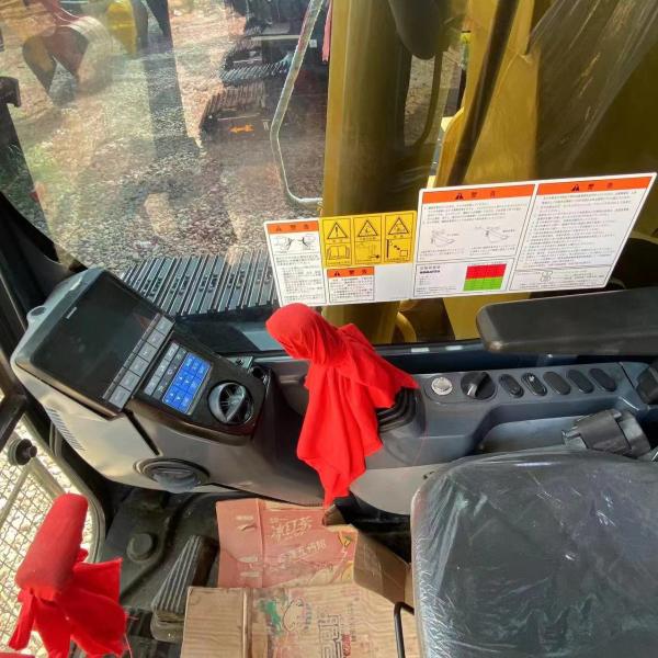 Использованный экскаватор Komatsu PC240LC-8 с гидравлическим полётом 2021, масса 25115 кг