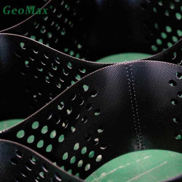 Black HDPE Geocell 200mm Height 445mm Welding Space For Retaining Walls River Walls Gabion Replacement Vegetated Wall