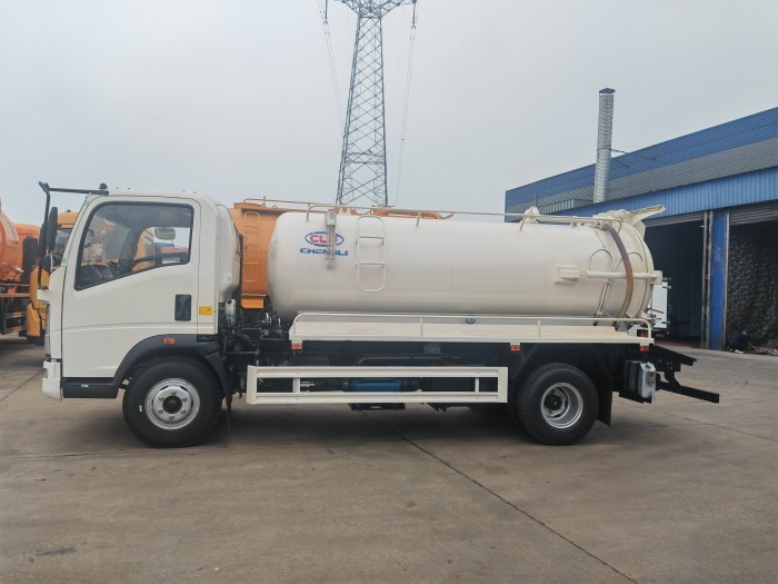 HOWO Fecal Suction Truck: Reliable Liquid Waste Management Solution