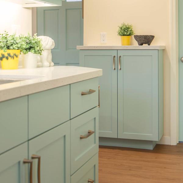 Factory Direct Full Set Furniture Matt Lacquer Mint Green Kitchen Cabinets With Golden Handles And Sink