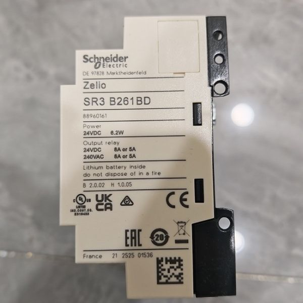 SR3B261BD Schneider Electric  Zelio Logic Relay 12 I/O LCD display built-in timer functions