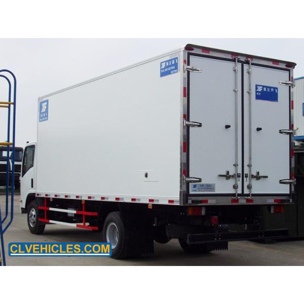 700P 5500mm Isuzu Refrigerated Truck Heavy Freezing Temperature Delivery