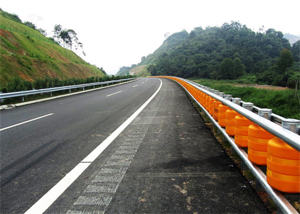 Absorção de alta energia vermelha amarela de EVA Filled Safety Roller Barrier e baixa reação