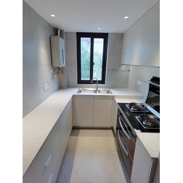 HPL Laminated Finished Wooden Kitchen Cabinetry For Dining Room Decoration