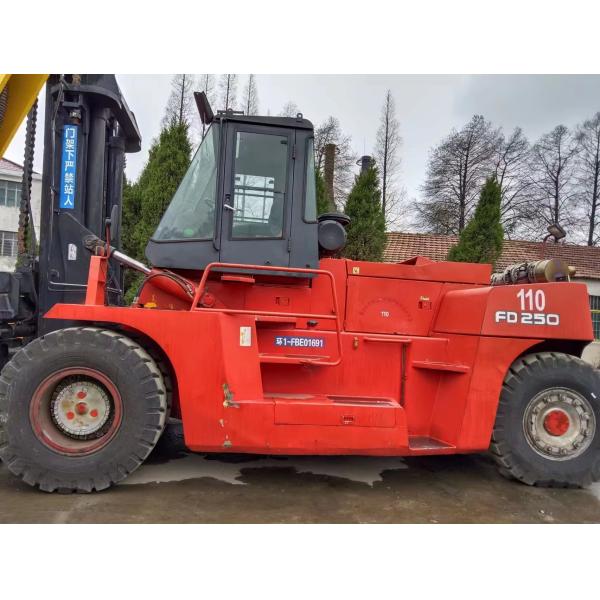 TCM FD250 Forklift Lifting Tools 125MM Fork Width for Versatile Applications