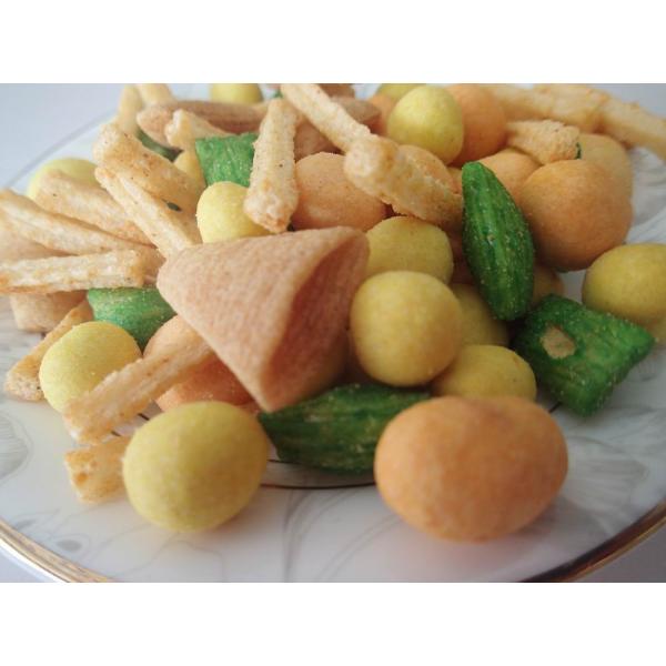 Good Tasty Best Price Chinese Rice Cracker Mix with Nuts Gluten Free Triangle crispy cracker snack