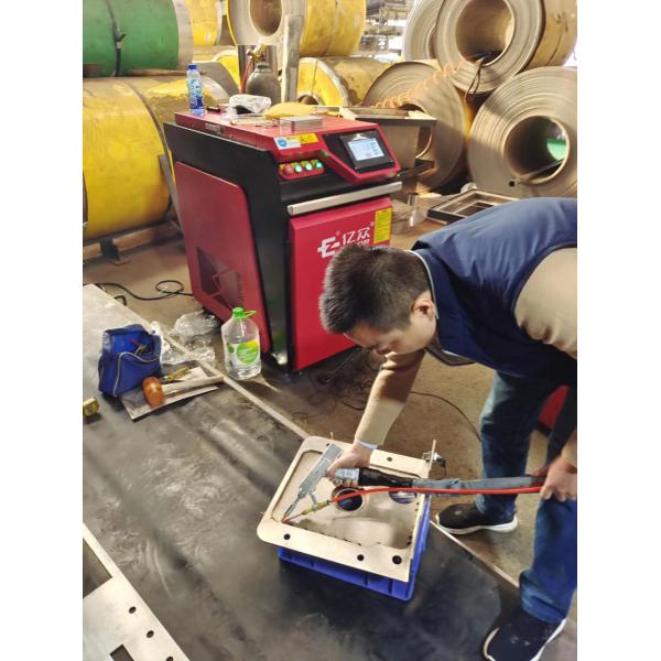 Máquina de soldadura con láser de fibra portátil de super salida 1000W 1500W 2000W para la industria del metal