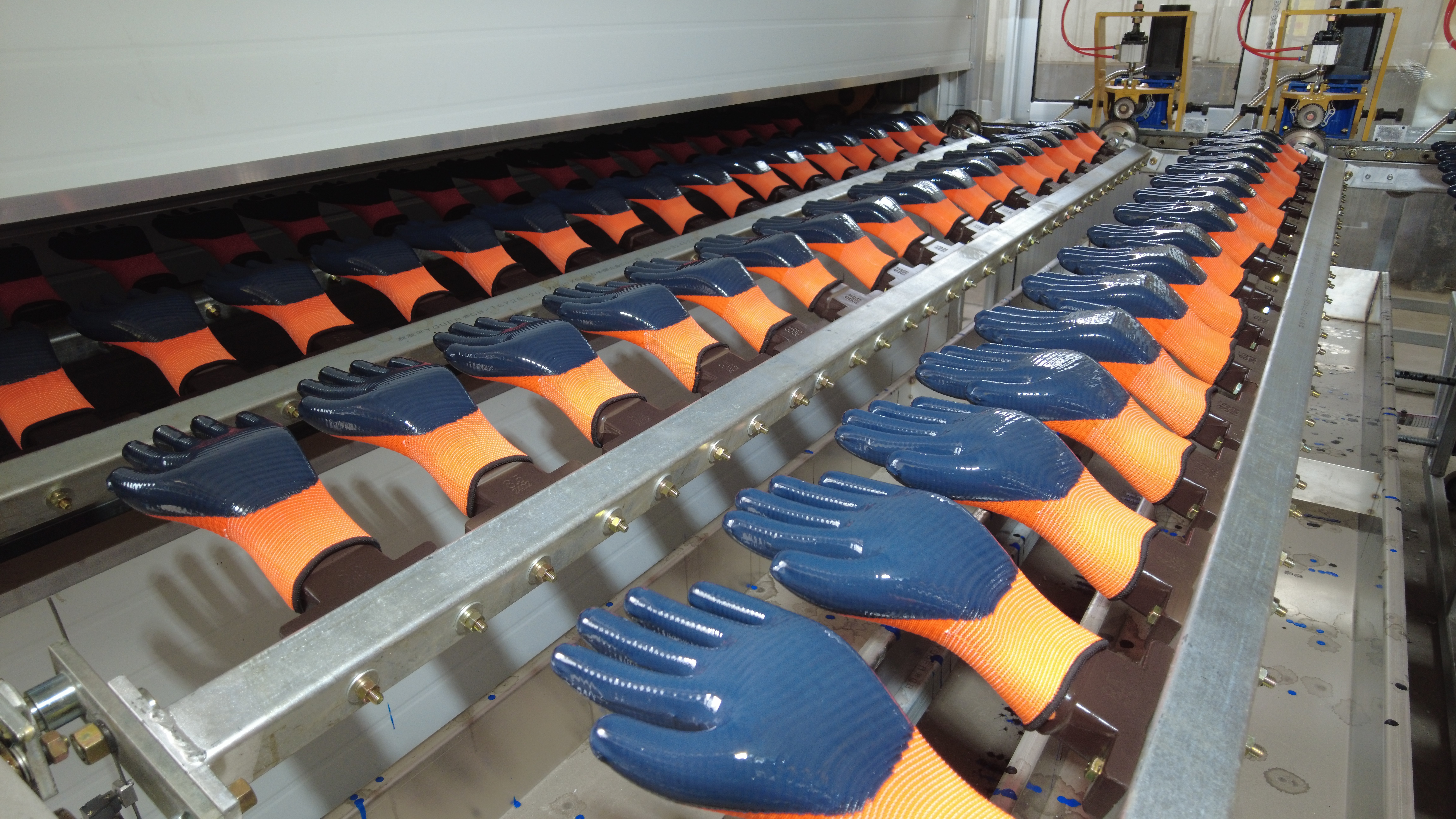 Automatic Latex Glove Dipping Machine 220V / 380V Gloves Production Machine
