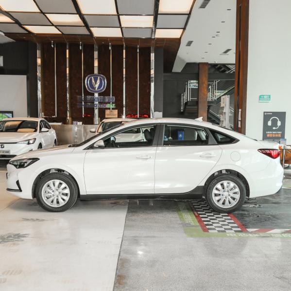 5 lugares Sedan ChangAn EV Carros Yidong Pure Elétrico 4 Portas