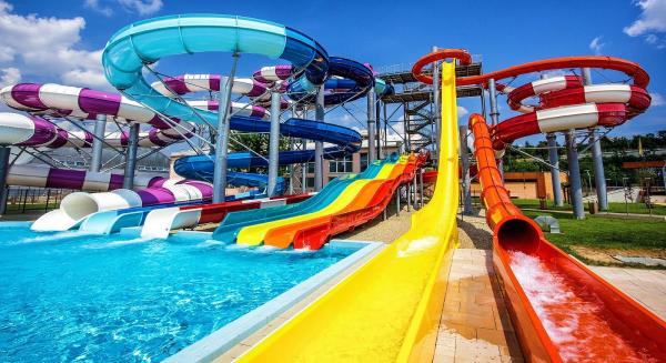 Équipement pour les enfants en plein air piscine grand toboggan