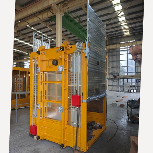 Cabin Size Customized Construction Hoist Motor Power 2x3x15kw Construction Elevator For Safe And Fast Material Handling