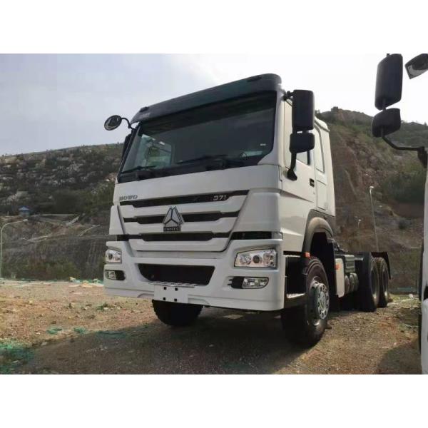 Suspensión aérea rápida de 10 ruedas camión pesado de 12 plazas camión tractor sin cámara trasera y dirección a la izquierda de Sinotruck