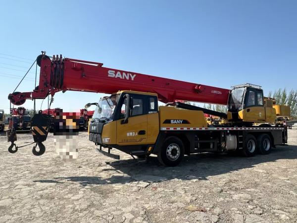 Machinerie de construction d'occasion 2023 Sany 25-Ton 250c5-8 Grue de camion avec châssis haute performance