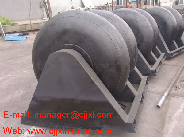 China Manufacturer Dock Roller Rubber Fender