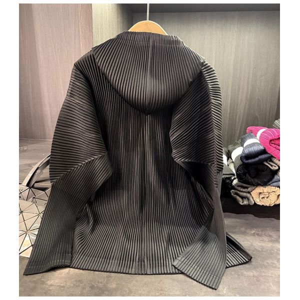 Autumn Style High-End Women's Cardigan Jacket Zipper Closure Hood Versatile Casual Pleated Slimming Top Solid Polyester Worsted