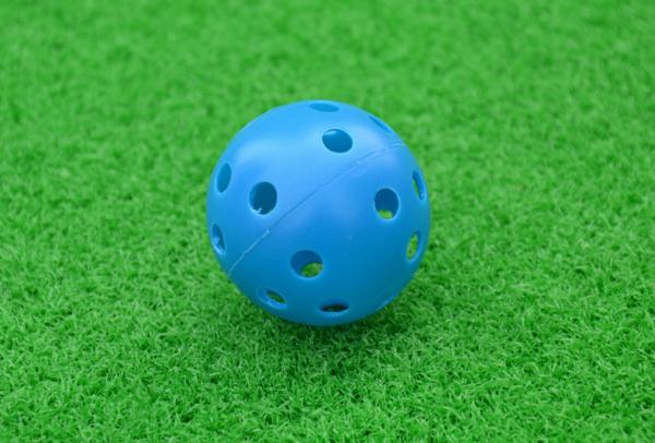 hollow practice golf ball ， hole hole plastic golf ball ， golf ball , golf balls ,  golf practice ball