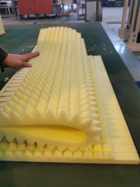 24. 10M/min CNC Oscillating Blade Foam Cutting For Furniture Automotive Packaging And Insulation Industries