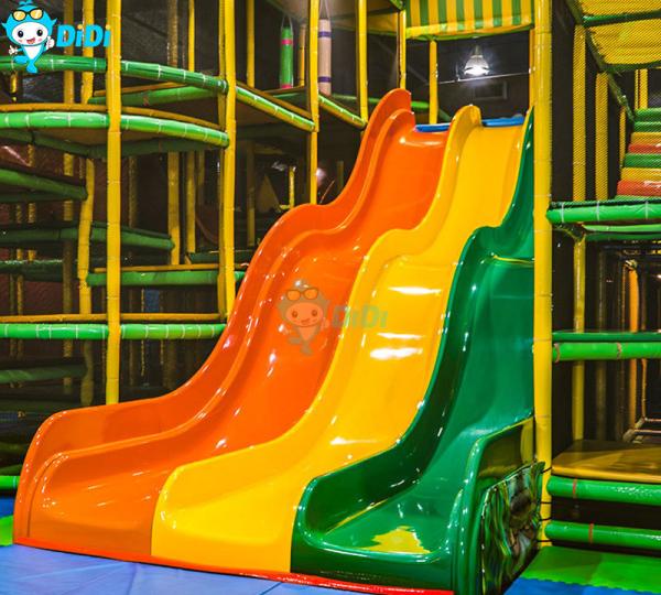 Commercial Indoor Soft Play Area For Kids Plastic Slide Wood Steel Equipment