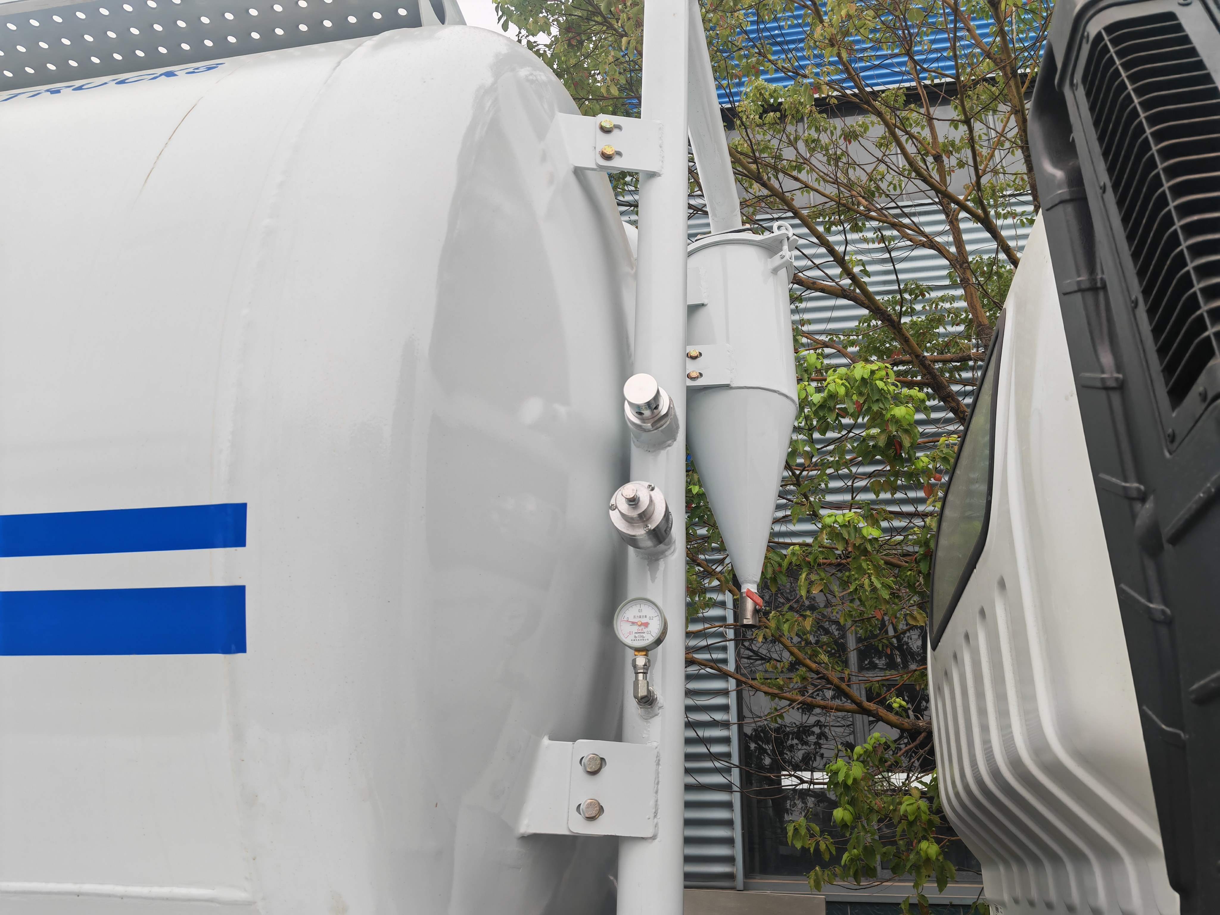 FAW 4x2 Vacuum Sewage Suction Truck | Septic Tanker