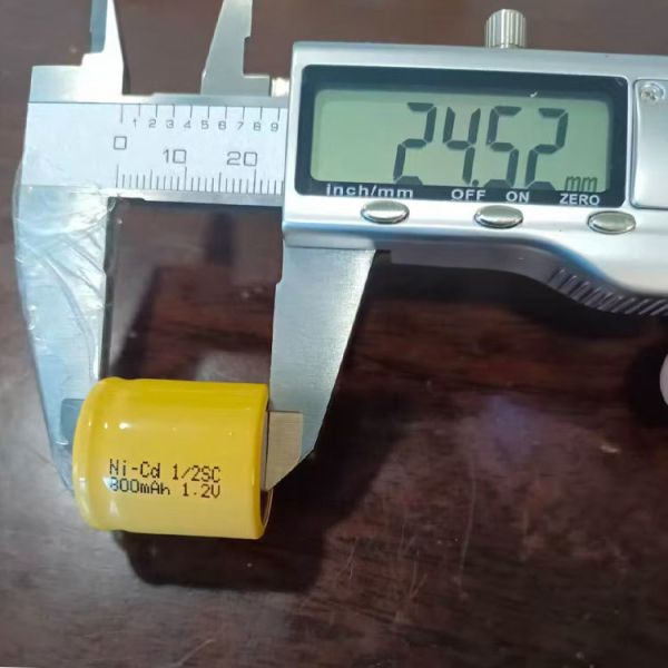 800mAh 1.2V Ni-Cd Battery with 500-800 Cycles and Compact 22.2x24.5mm Size for Power Tools and Toys