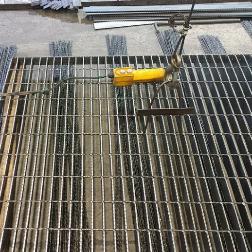Heavy Duty Galvanized Steel Grating for Industrial Platform Flooring and Walkways