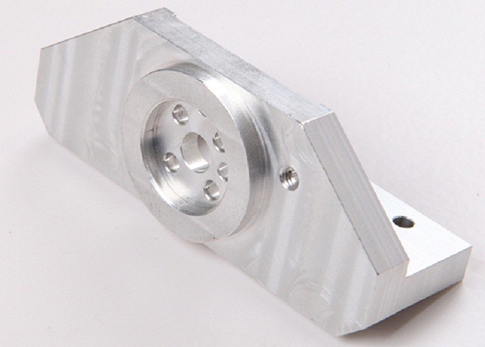 Подгонянный Cnc компонентов точности подвергли механической обработке Cnc, котор филируя и поворачивая
