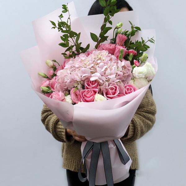 Повторно использованный 17gsm свет - пурпурное создание программы-оболочки цветка салфетки упаковывая