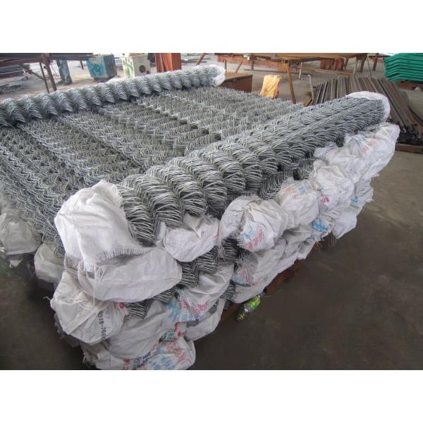 4ft Height Pvc Coated and Galvanized Link Fence for Football Field 2-4mm Wire Diameter