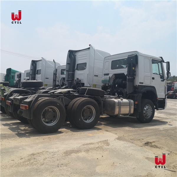 Tête résistante de camion de remorque du camion 50-80tons de tracteur de SINOTRUK HOWO 6X4 semi