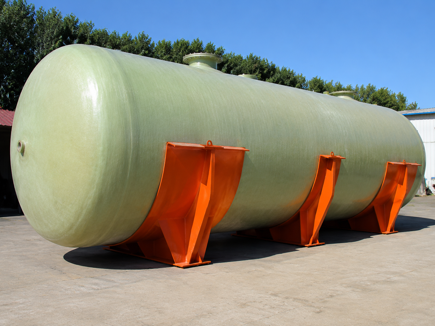 Horizontal Cylindrical FRP Storage Tank For Storing Water Chemicals Industrial Liquids
