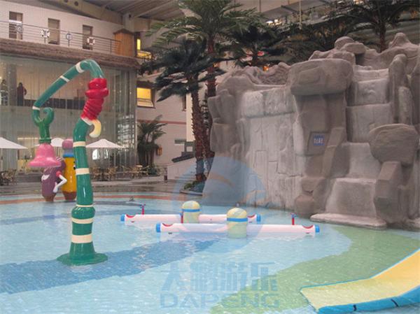 Équipement de terrain de jeux pour enfants en plein air piscine éclaboussure d'eau Glory Flower pour enfants