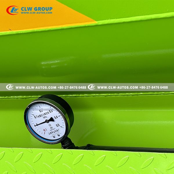 12 Cubic Meters Carbon Steel Tank Vacuum Sewage Suction Truck with High-efficiency Rotary Vane Vacuum Pump